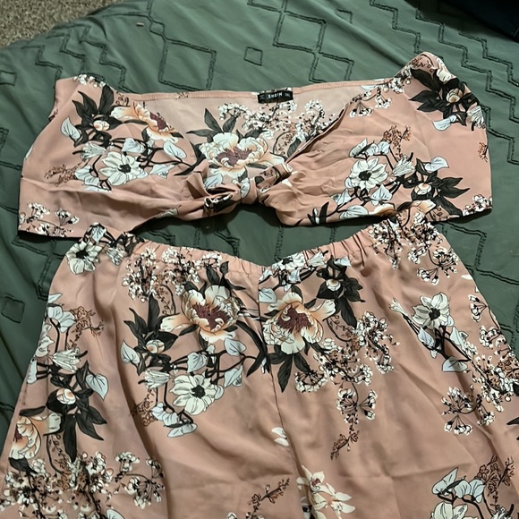 Floral 2 piece set pink since 3xl - Picture 3 of 3